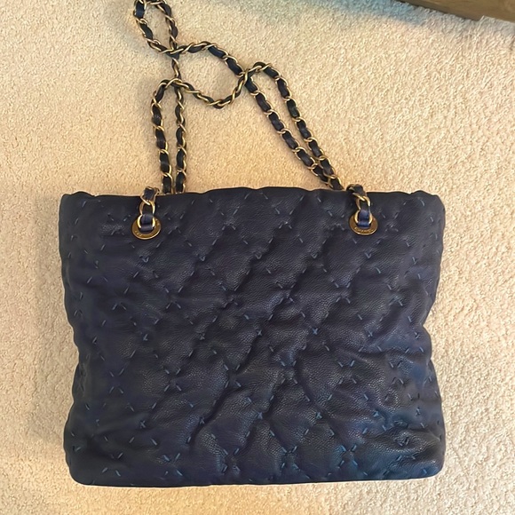 Chanel Caviar Navy Blue & Gold Hardware Stitch Tote Handbag - Picture 3 of 16